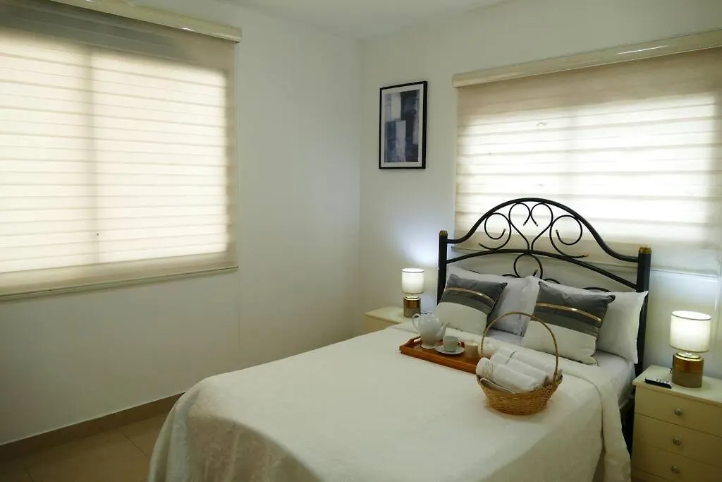 Condominio Charito Suite 2G A 12 Min Malecon 2000 Guayaquil Apartment